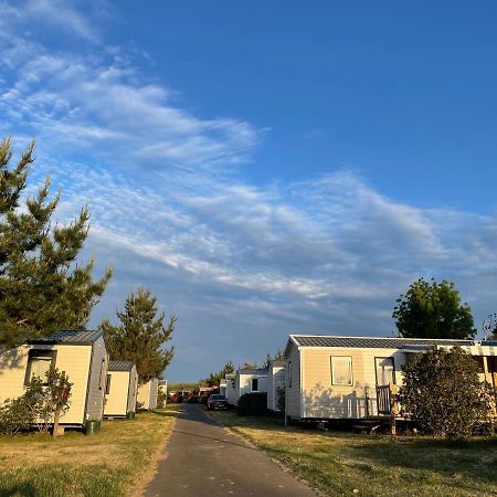 Camping Le Village De La Mer Les Moutiers 외부 사진